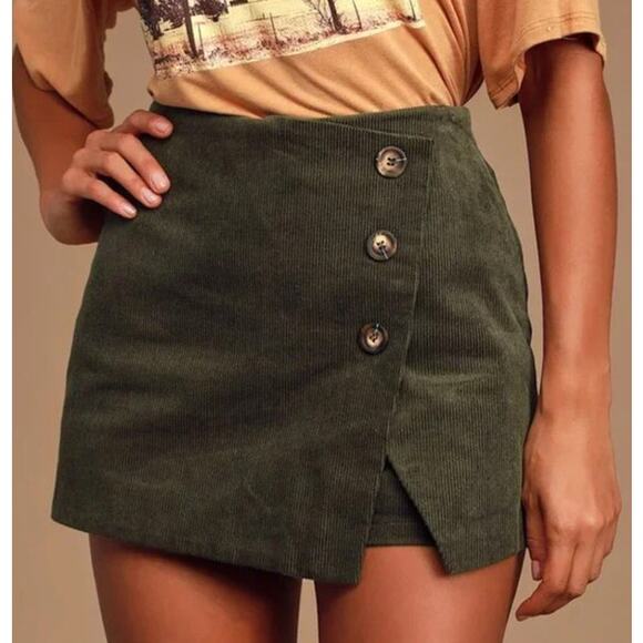 Lulu's Road to Love Olive Green Corduroy Button-Front Skort Size Medium - Picture 1 of 7